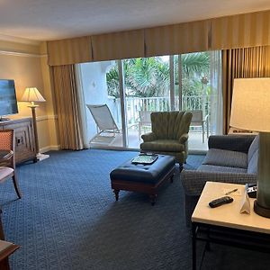 Executive One-Bedroom Suite Two Double Beds